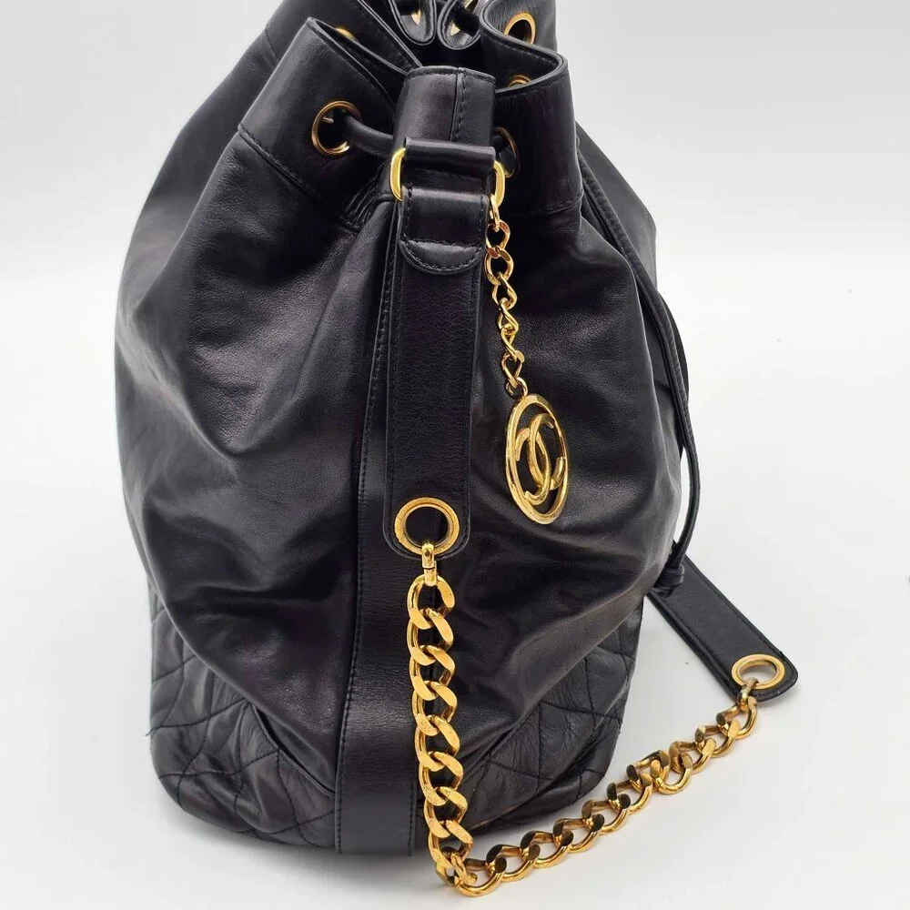 CHANEL Leather Shoulder Bag 783-042525